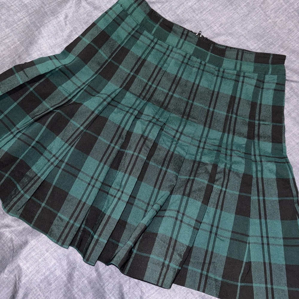 Plaid Pleated Mini Skirt in Green and Black
